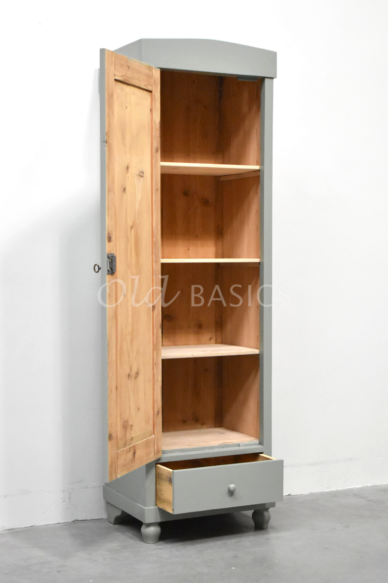 Detail van Smalle kast links, grijs, groen, materiaal hout